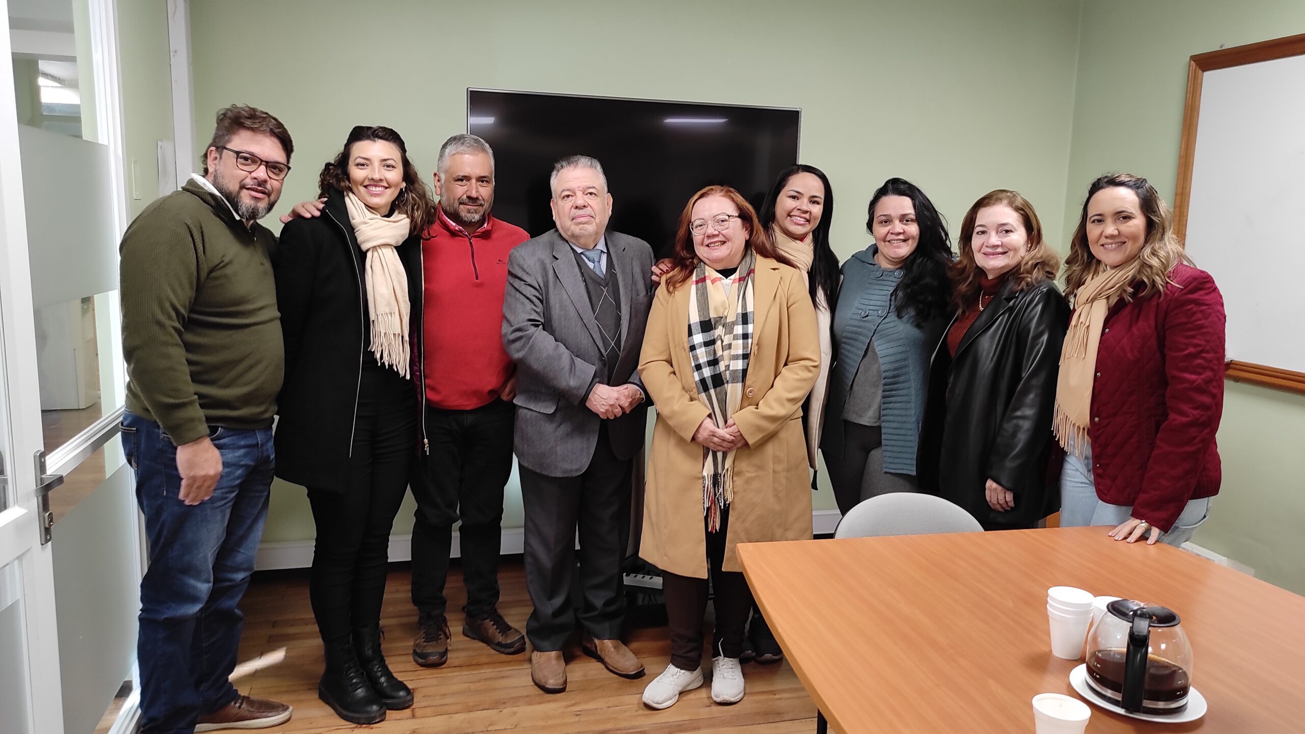 ULagos e IESED-CHILE reciben a grupo de investigación EDUCAS de Brasil