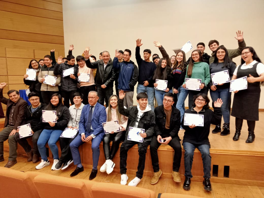 Estudiantes ULagos se certificaron como Parlamentarios Andinos