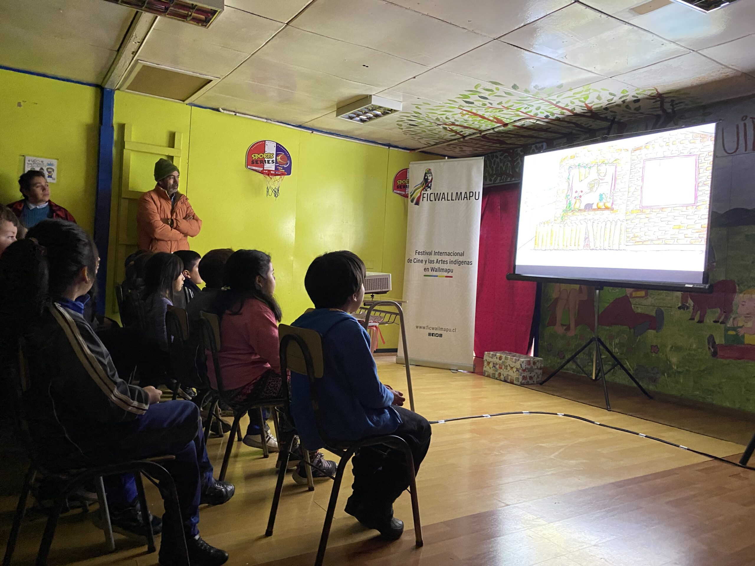 Ficwallmapu lleva itinerancia a tres escuelas rurales de Chiloé en colaboración con la Universidad de Los Lagos
