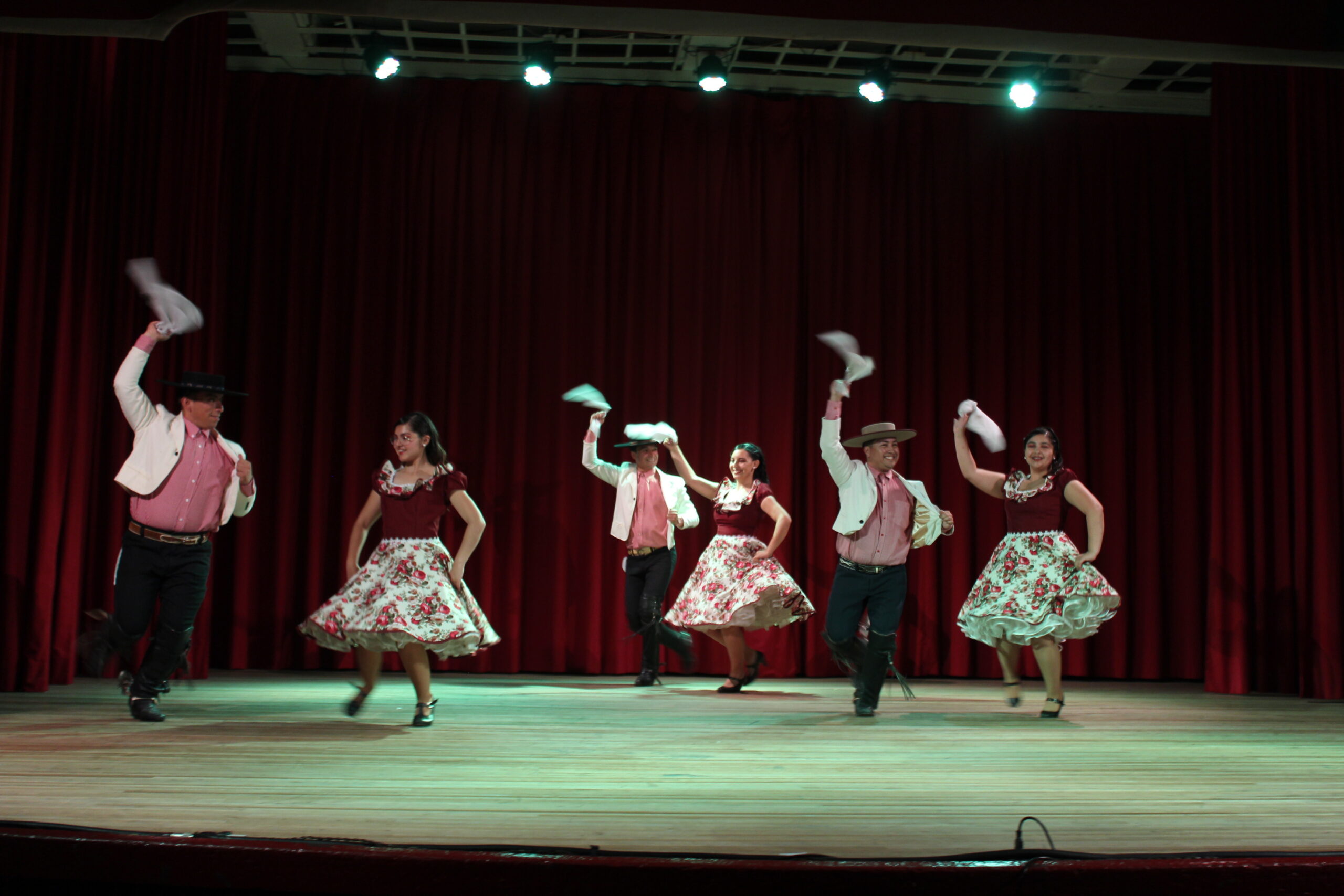 Ballets Folclóricos de Osorno y de la ULagos se unen en Gala por Fiestas Patrias