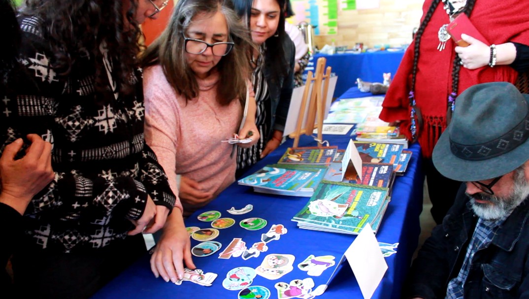 Feria de materiales didácticos para la enseñanza del willichedungun tuvo lugar en la sede Chiloé