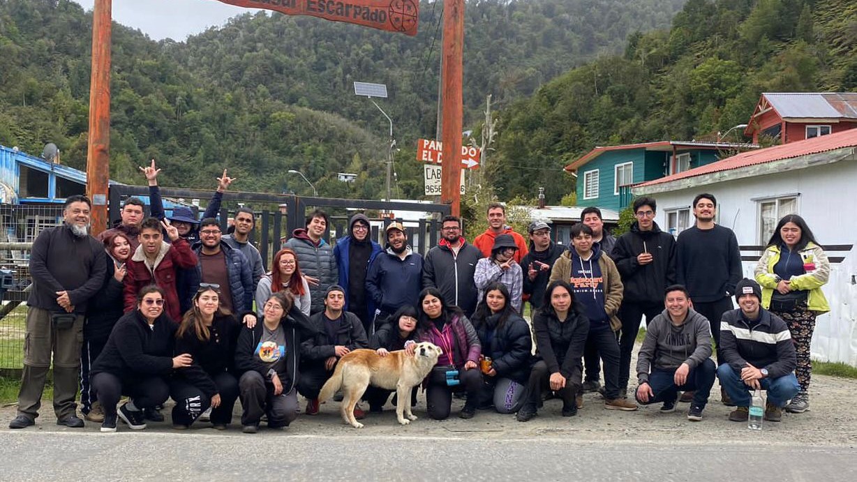 Estudiantes ULagos y UMCE viven experiencia formativa integral en San Juan de la Costa