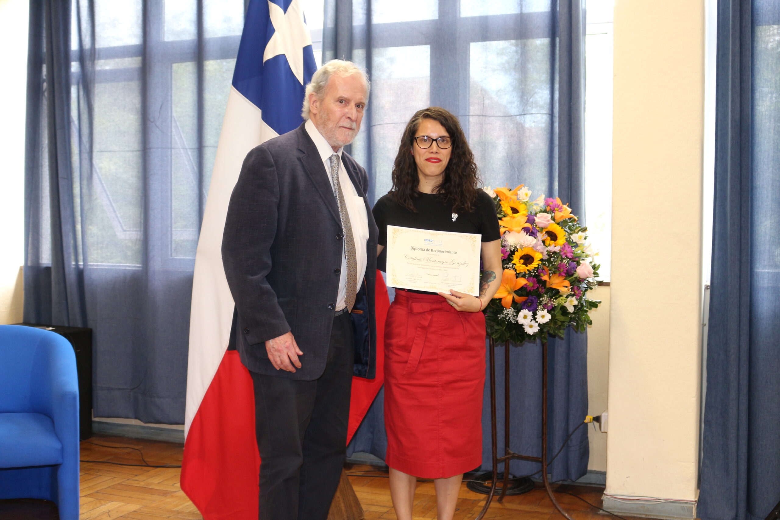 Artista docente ULagos es reconocida por su contribución en investigación avanzada en educación