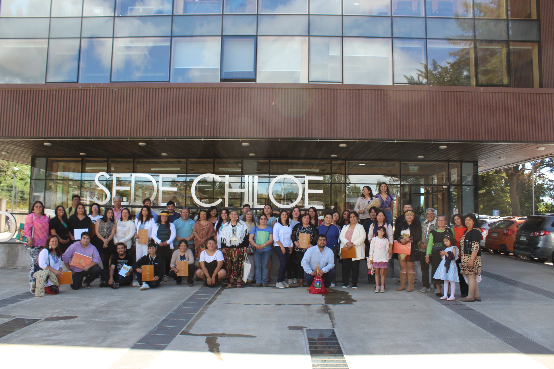 Universidad de Los Lagos certificó a casi cien profesores y educadores tradicionales de Chiloé