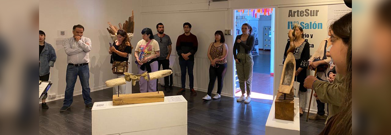 Estudiantes de arte exponen en Balmaceda Arte Joven