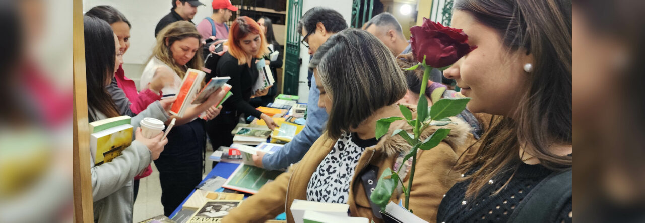 Sede Santiago conmemoró Día Mundial del Libro y del Derecho de Autor