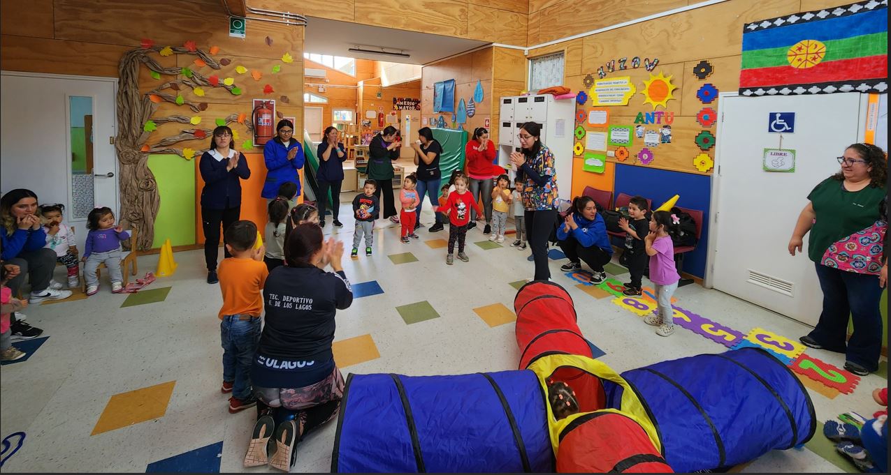 Párvulos celebraron Día de la Actividad Física “jugando” con estudiantes ULagos