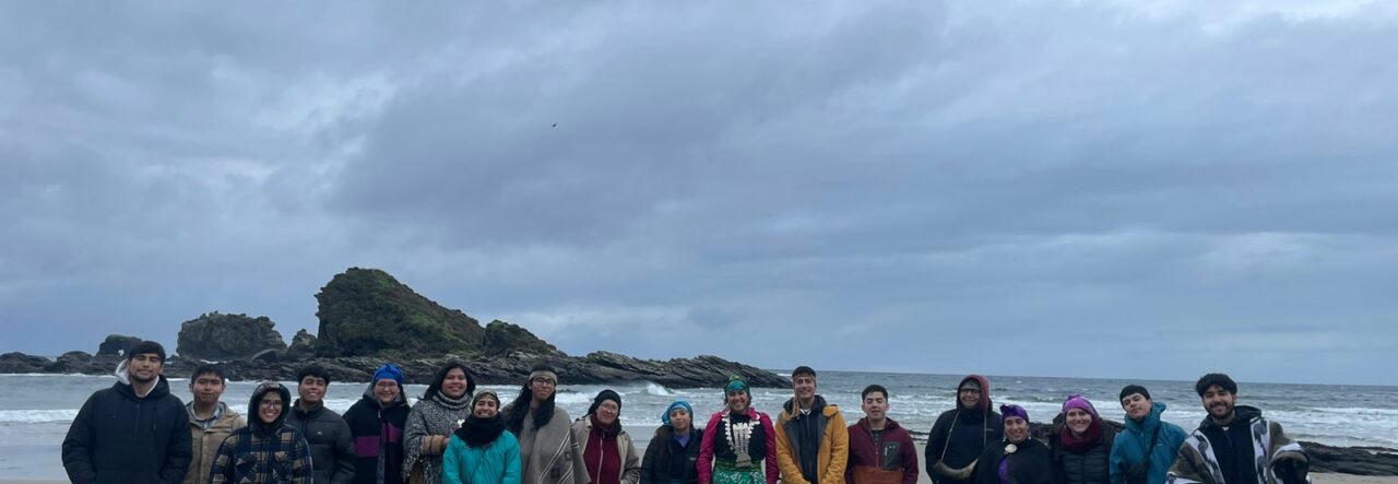 Estudiantes mapuche williche realizan recorrido para revitalizar la memoria histórica de la Fütawillimapu