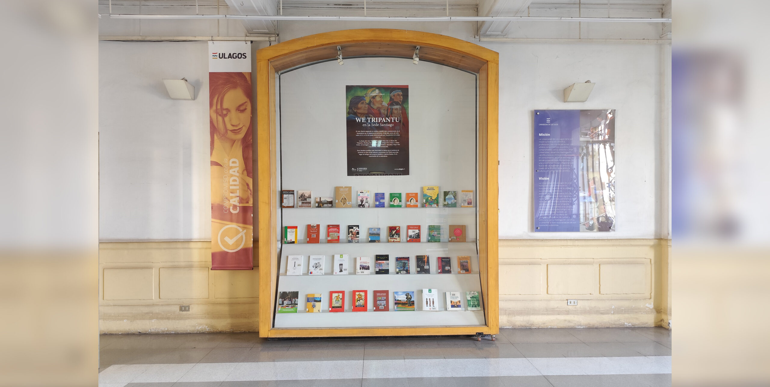 Biblioteca Sede Santiago expone libros que conmemoran el we tripantü