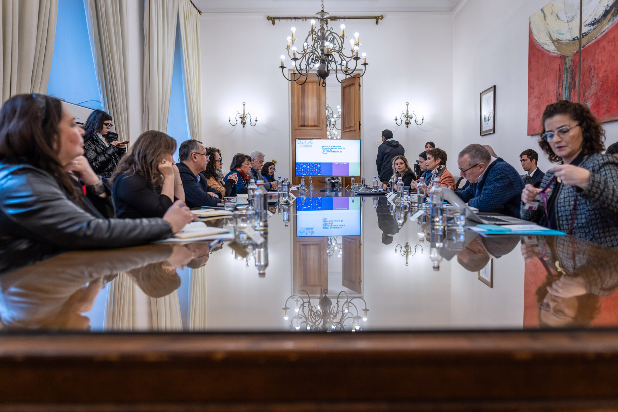 Reflexionan sobre los avances del proceso de descentralización del país