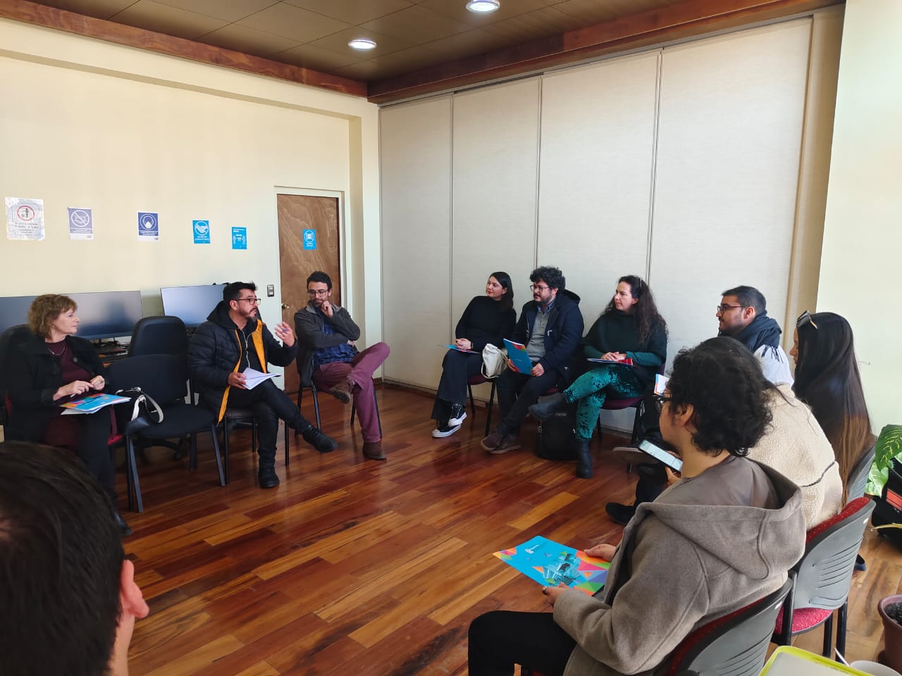 Académicos/as y estudiantes del Doctorado Consorciado en Educación se reúnen en jornada autoevaluativa