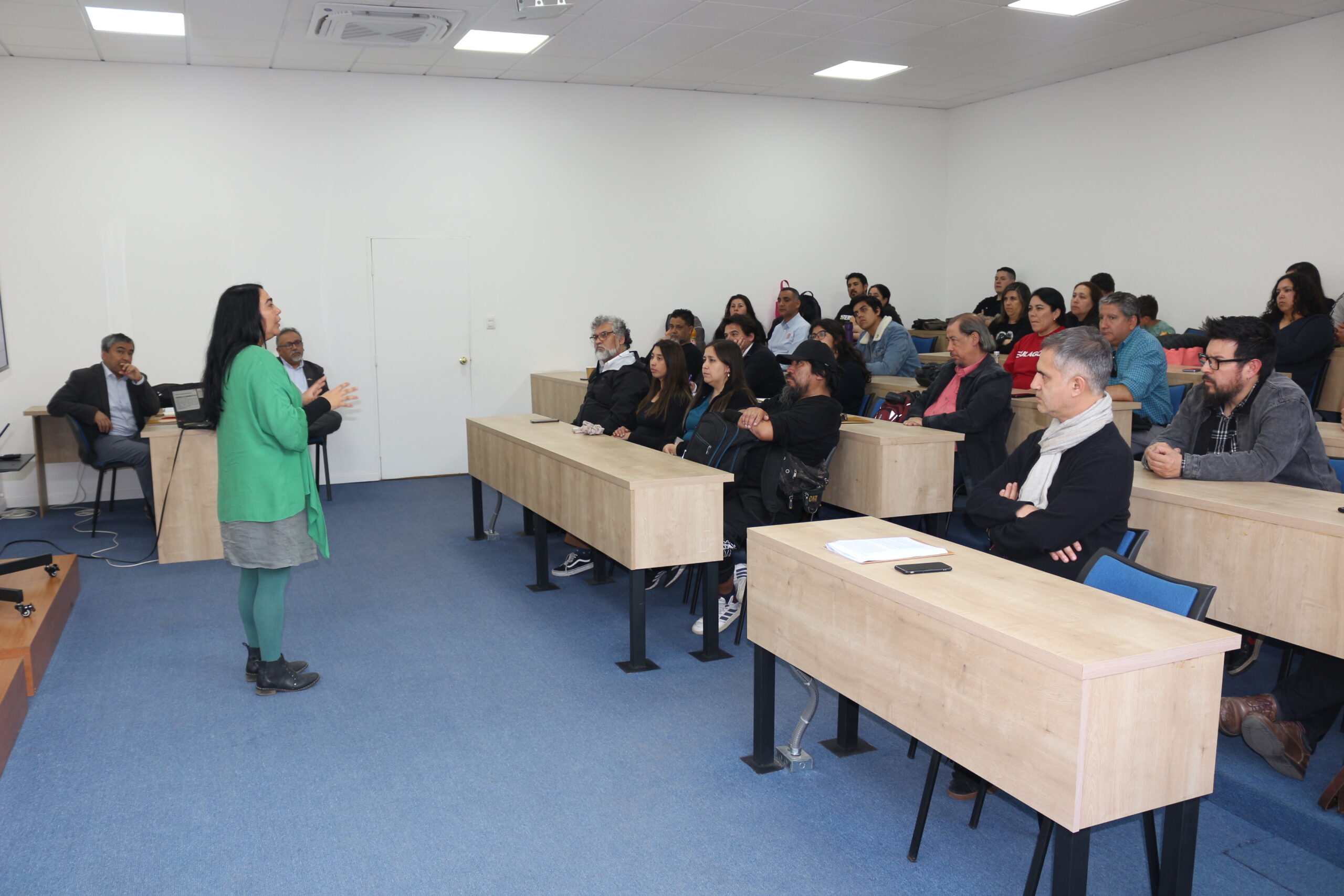 Difunden Política Universitaria de Pueblos Originarios en la Sede Santiago