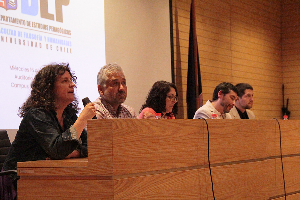 Académico ULagos expuso en conmemoración de la recuperación de las pedagogías en la U. Chile