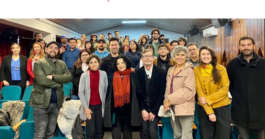 Seminario de Poéticas finaliza una década con destacada periodista Faride Zerán