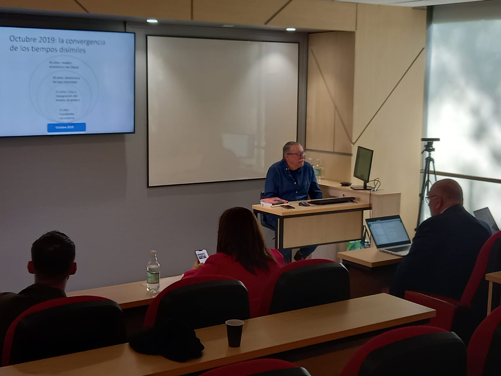 Académico expone sobre el fracaso del proceso constituyente a pesar de la alta participación