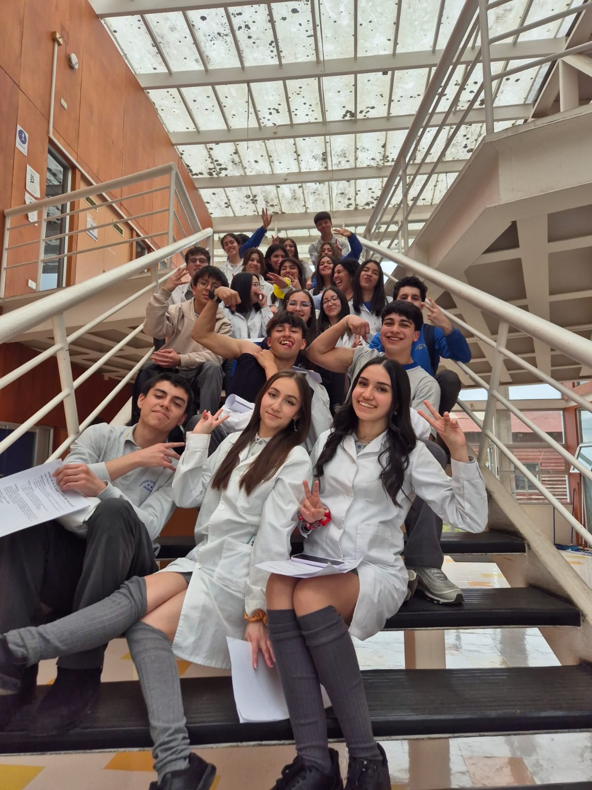Departamento de Ciencias Biológicas y Biodiversidad recibió a estudiantes del Colegio Santa Marta de Osorno