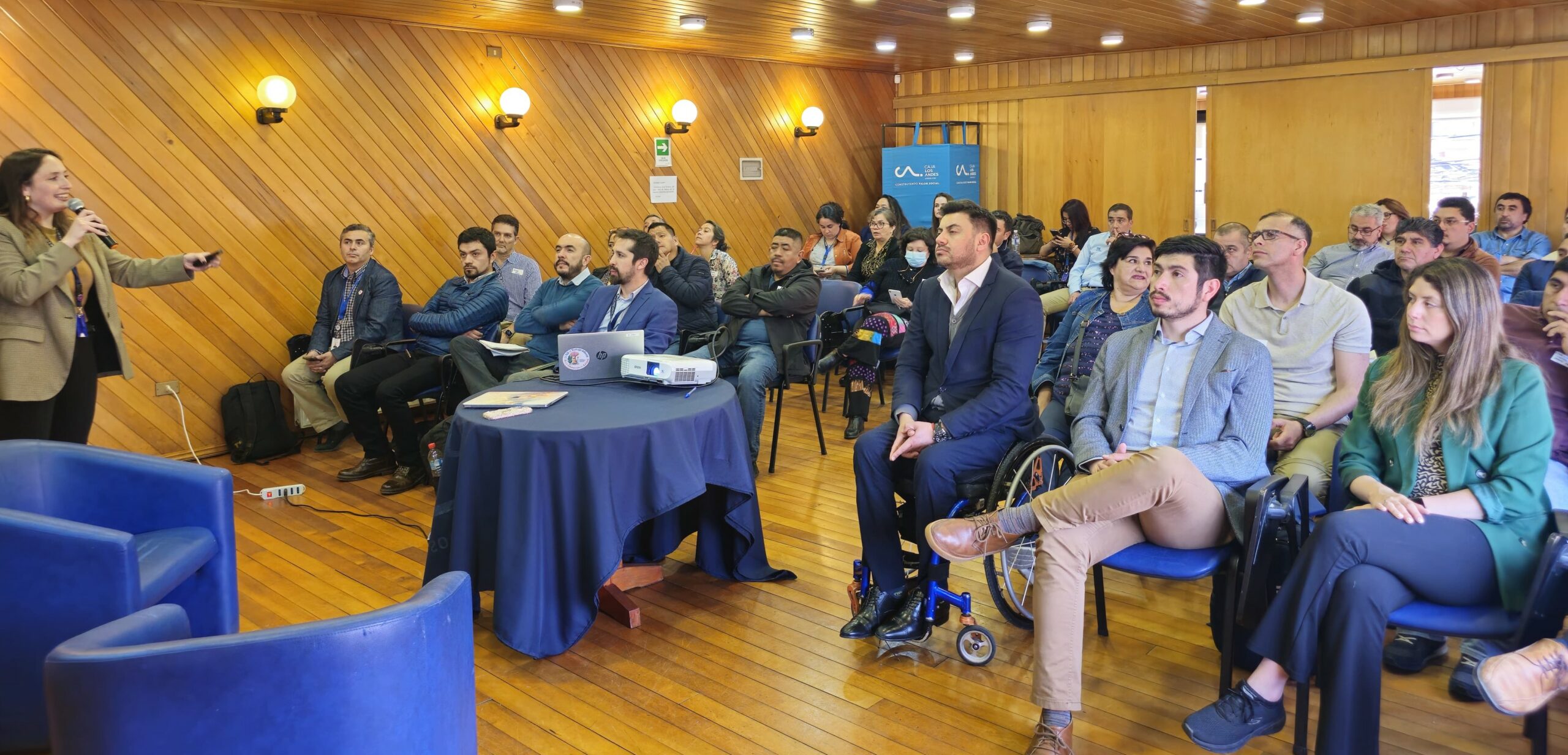 Conversatorio «Trabajo Decente para Buzos» reunió a trabajadores y empleadores del sector en Castro, Chiloé