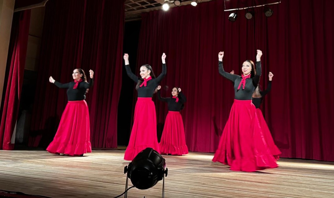 Ballet Folclórico ULagos llevará su gala “Danzas y Tradiciones de América” a Castro este sábado