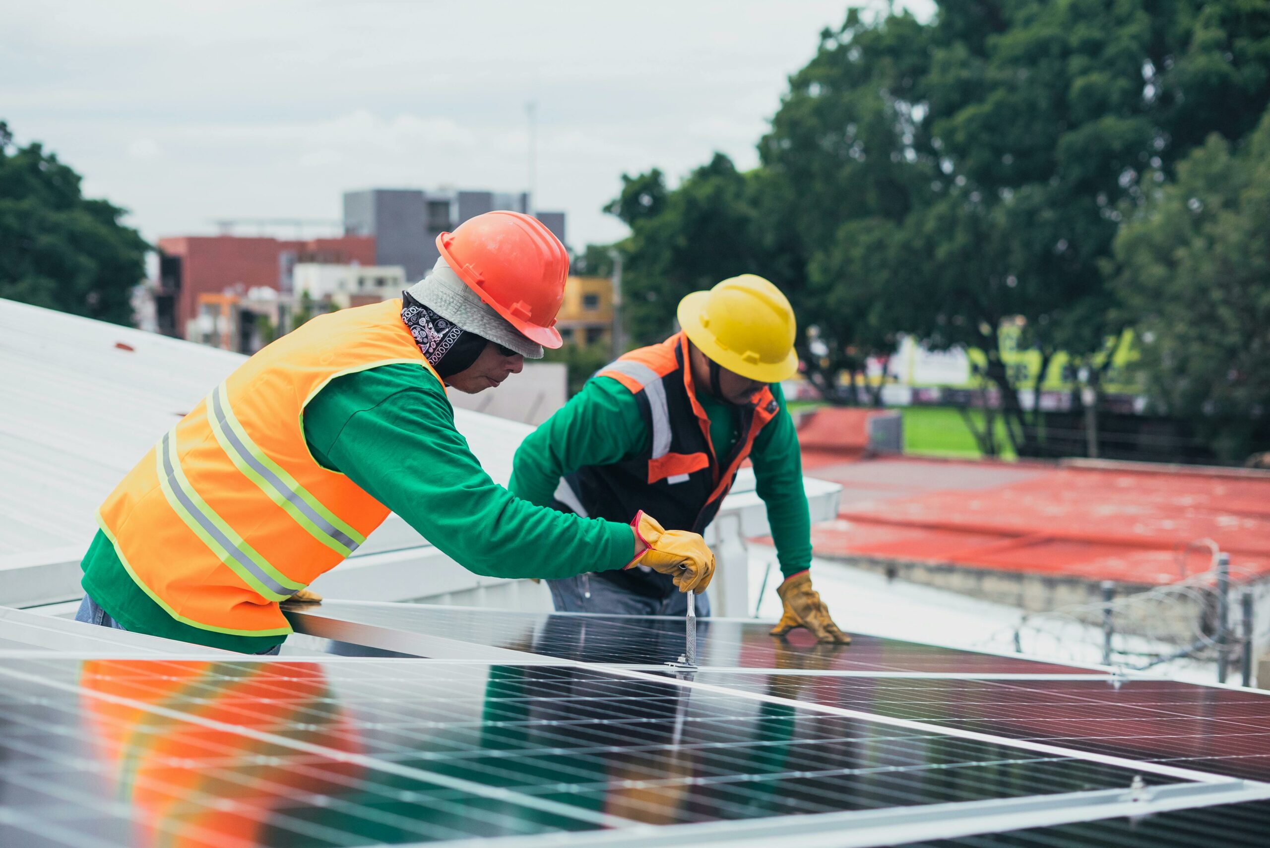 ULagos vislumbra proyecto de paneles solares en Osorno, Puerto Montt y Chiloé