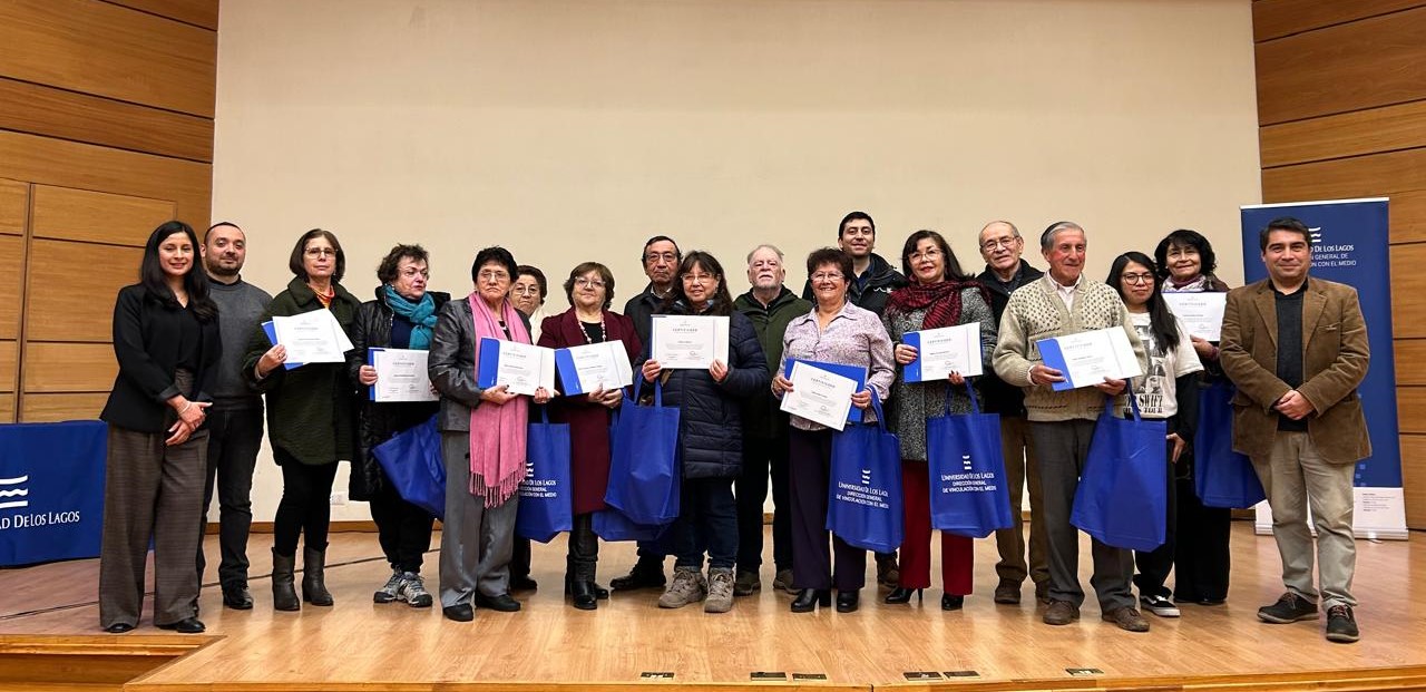 Adultos mayores certifican sus competencias digitales en la ULagos