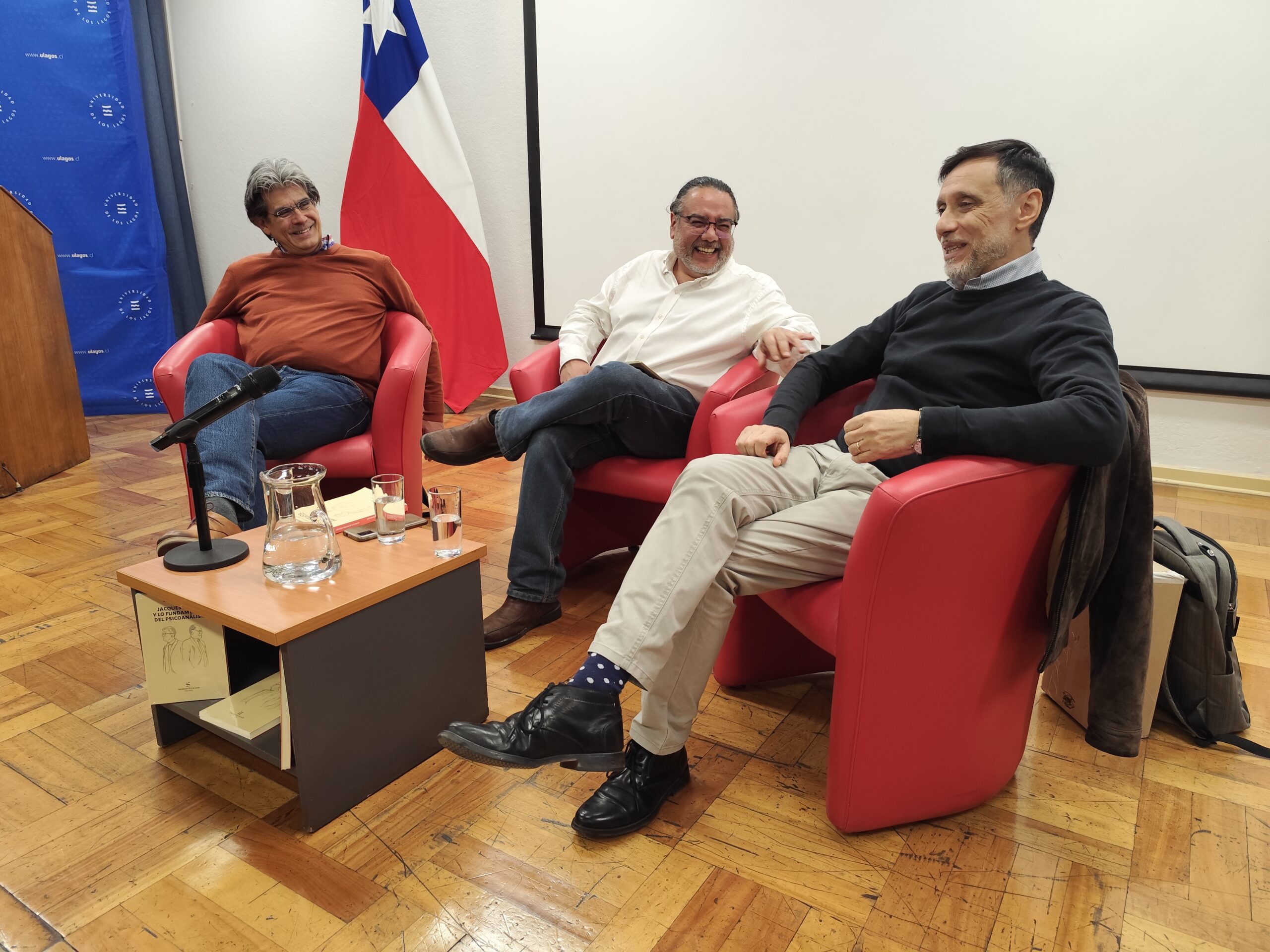 En la Sede Santiago fue el lanzamiento del libro “Jacques Lacan y lo Fundamental del Psicoanálisis” del académico Gonzalo Miranda