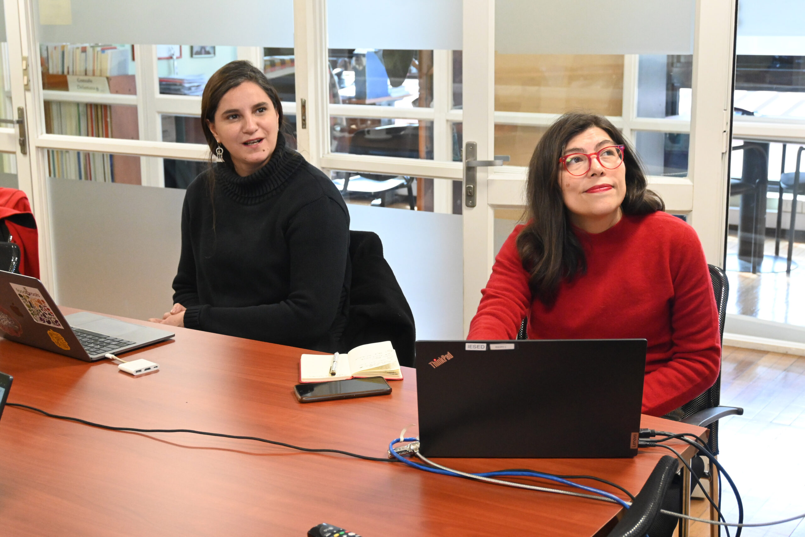 Investigadora expone sobre los impactos de la expansión fotovoltaica en zonas rurales