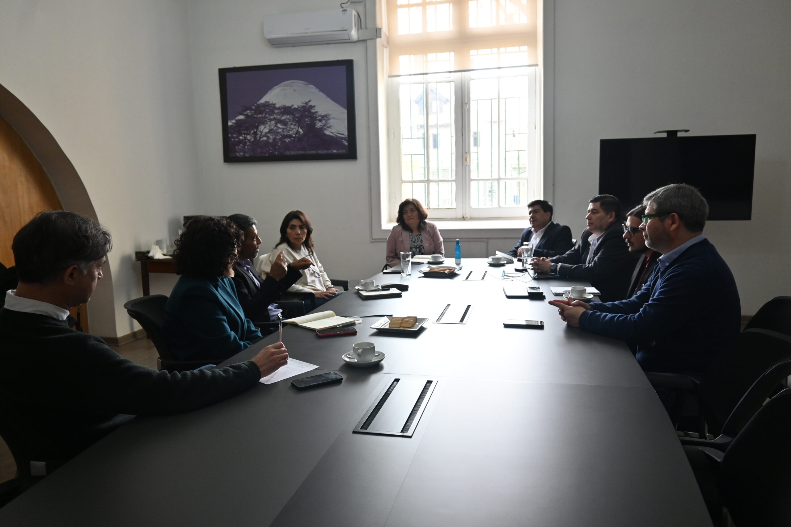 Rector Óscar Garrido lidera encuentro estratégico sobre internacionalización junto a autoridades de la OUI, IESED-Chile y universidades estatales