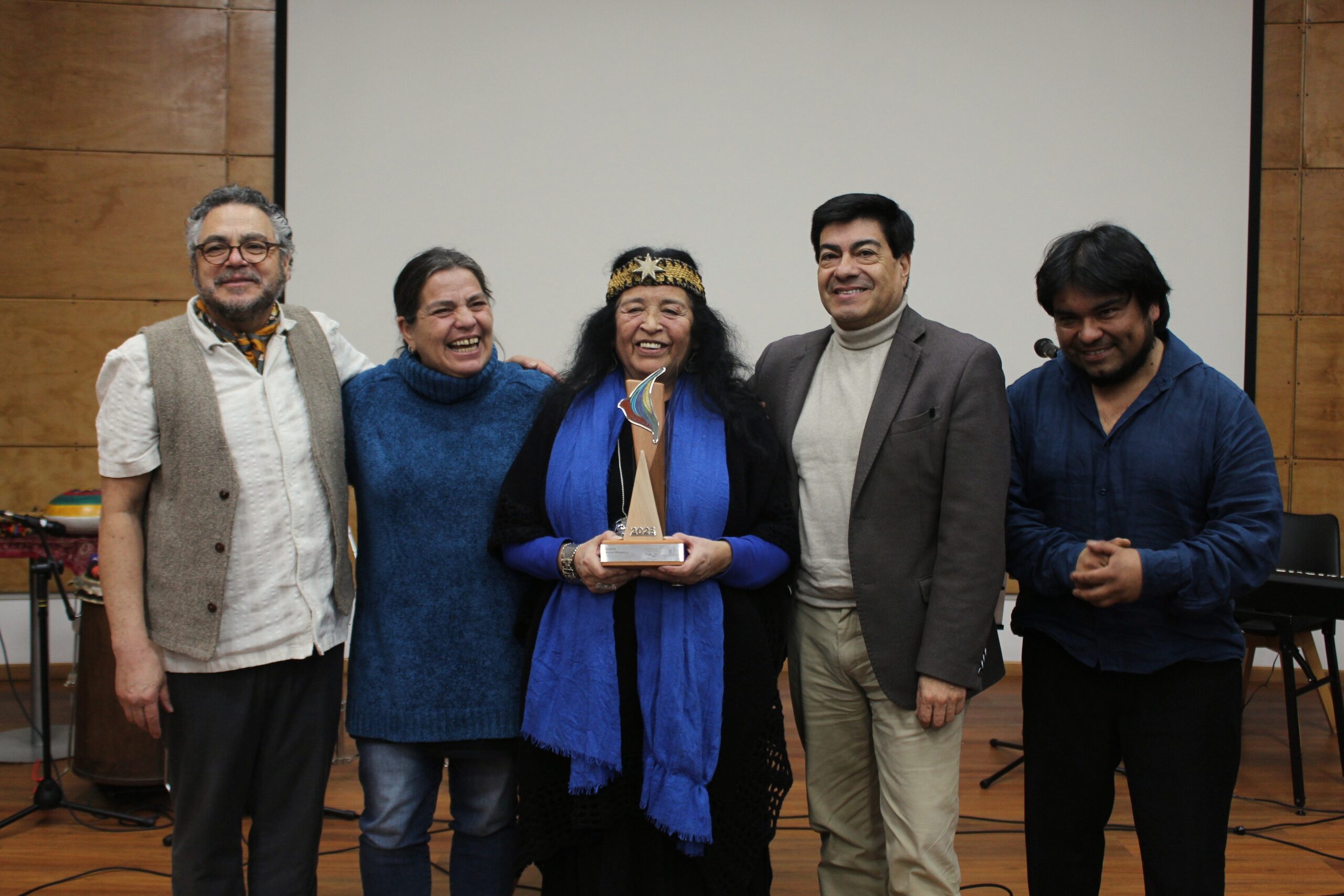 Neddiel Muñoz tras recibir Premio Regional Víctor Jara: “Significa que hemos hecho un buen trabajo en nuestra casa”