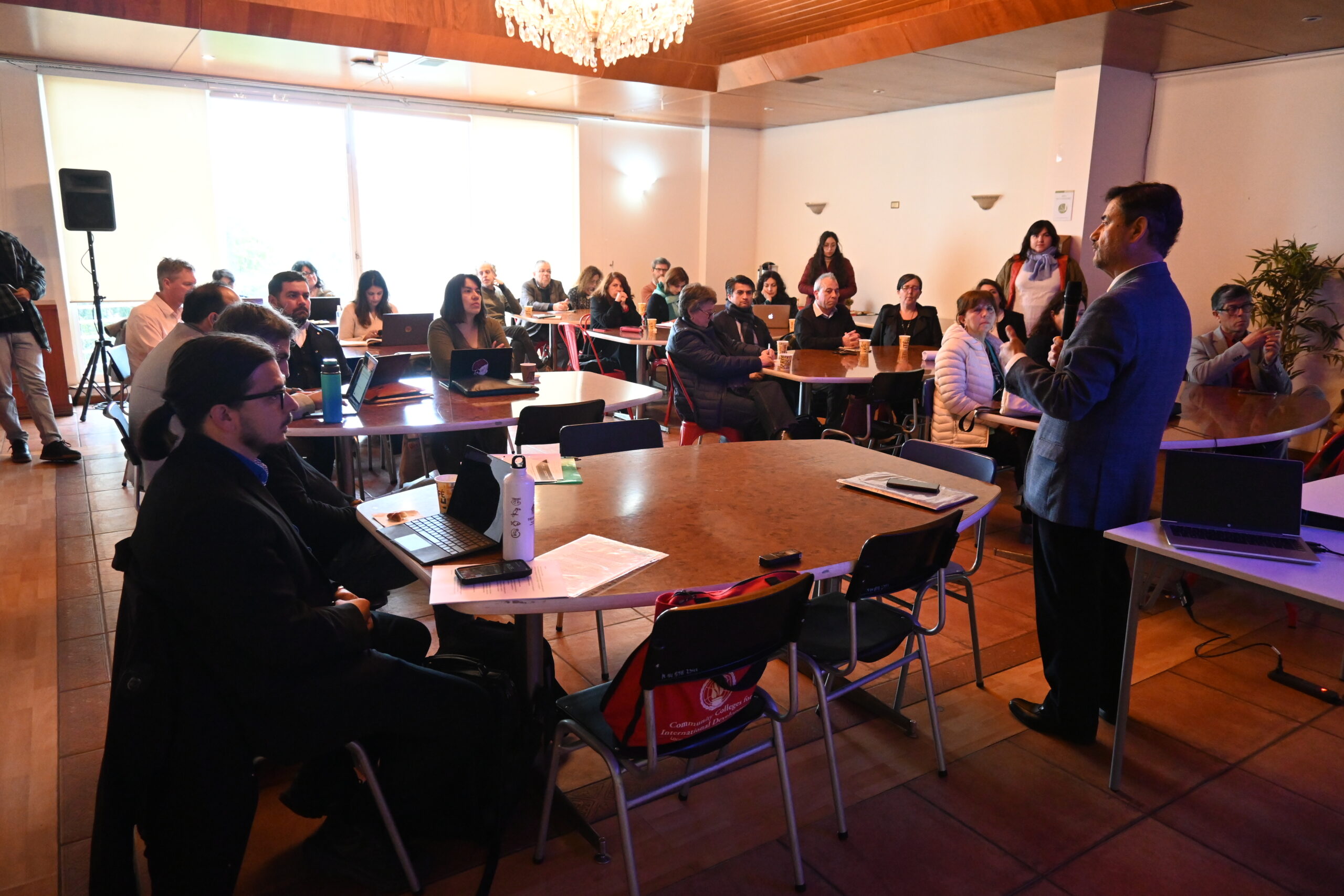 UPLA y ULagos impulsan proyección internacional del IESED Chile en jornada estratégica realizada en Valparaíso