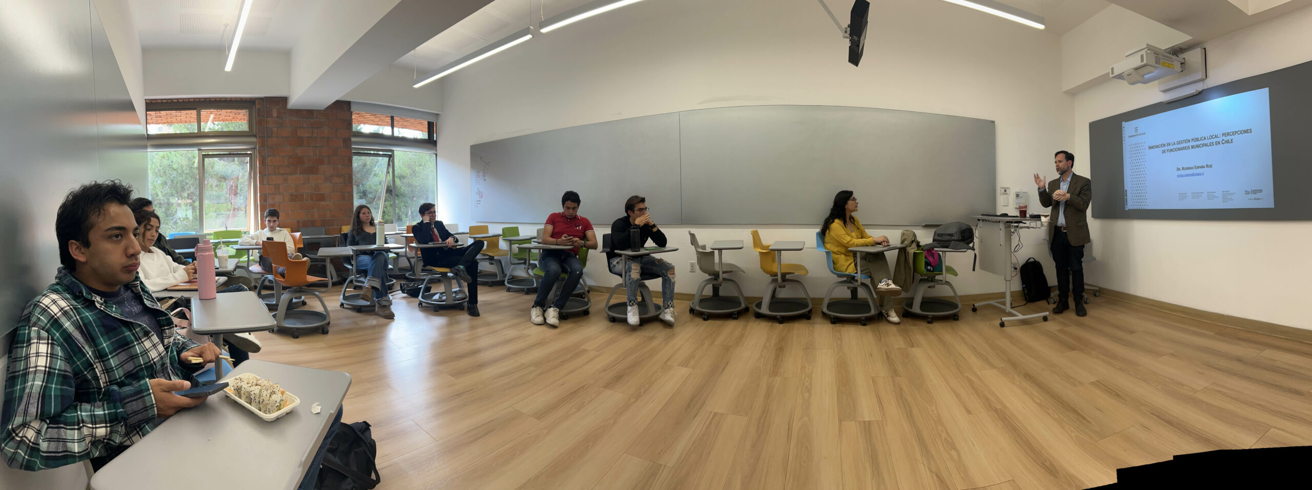 Académico ULagos expone en México sobre procesos constituyentes chilenos e innovación en gestión pública