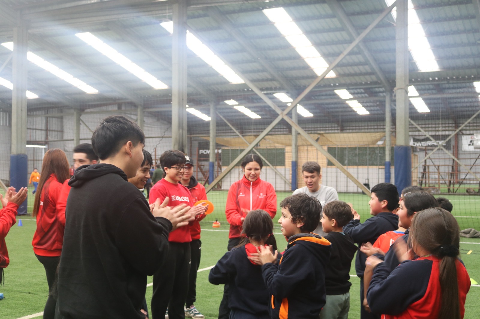 Encuentro Deportivo ULagos–SLEP Chiloé reunió a más de 40 estudiantes en torno la actividad física