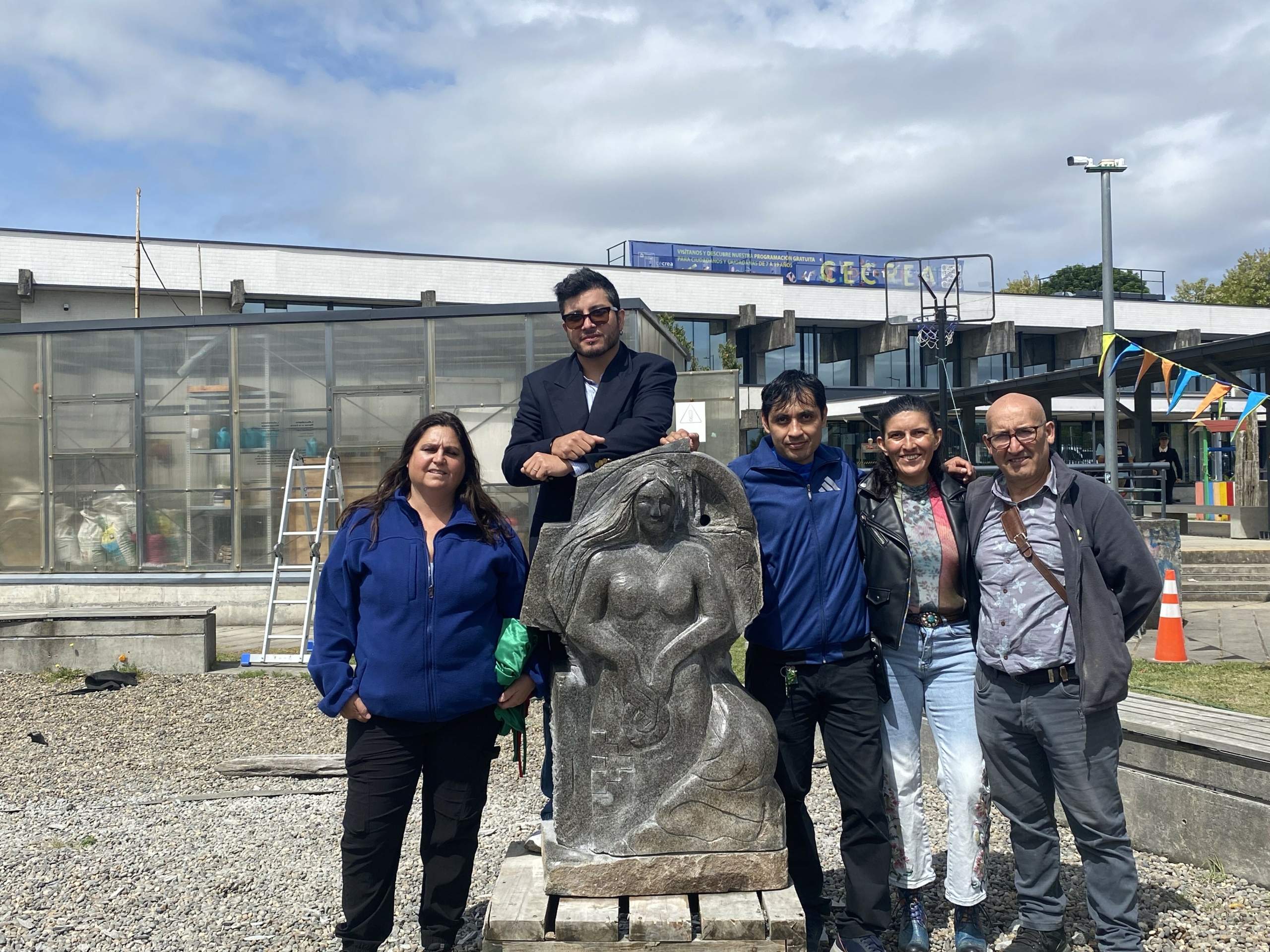 Artista docente ULagos destaca en Simposio Internacional de Escultura