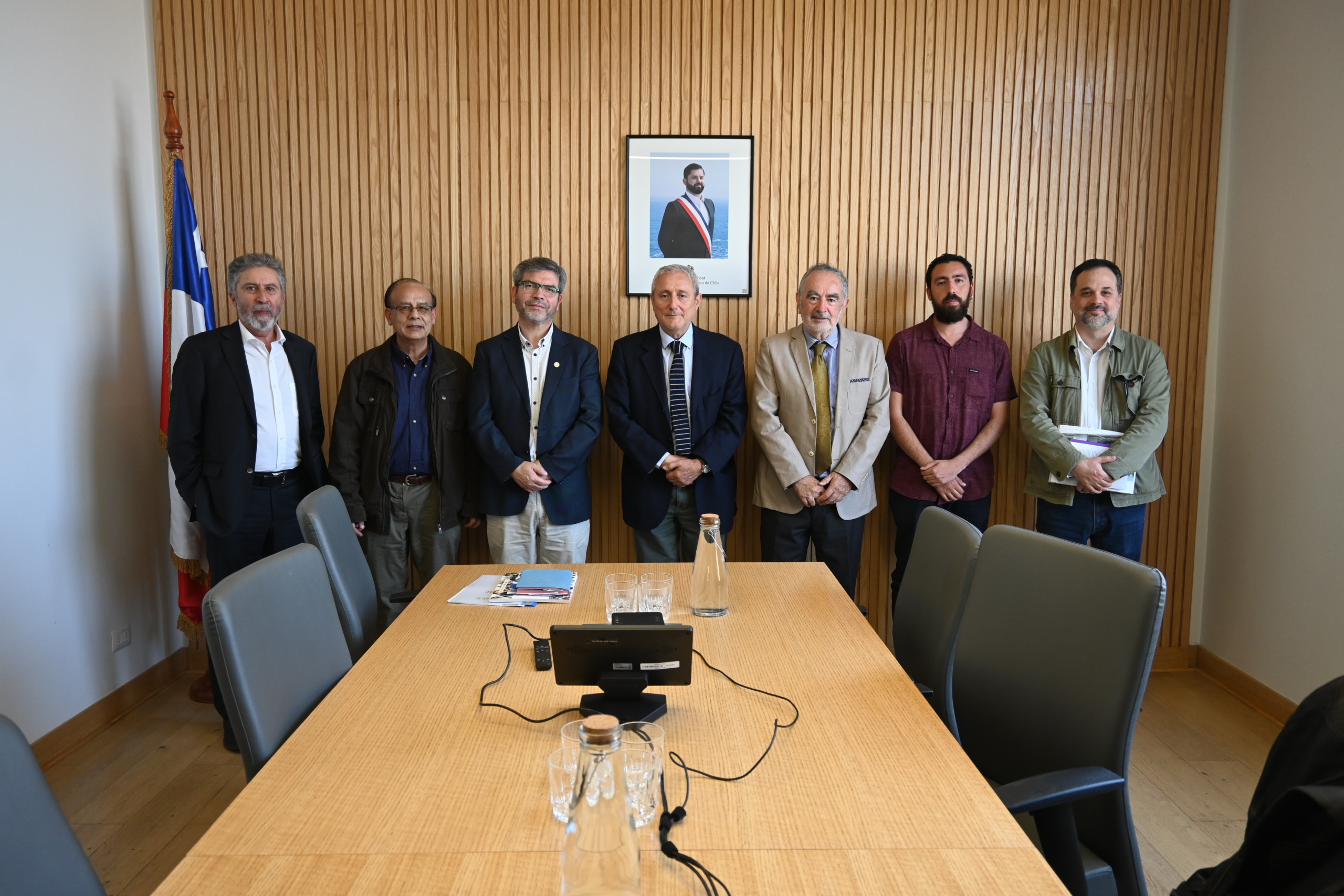 Editoriales universitarias regionales plantean urgencias al ministro de Ciencia