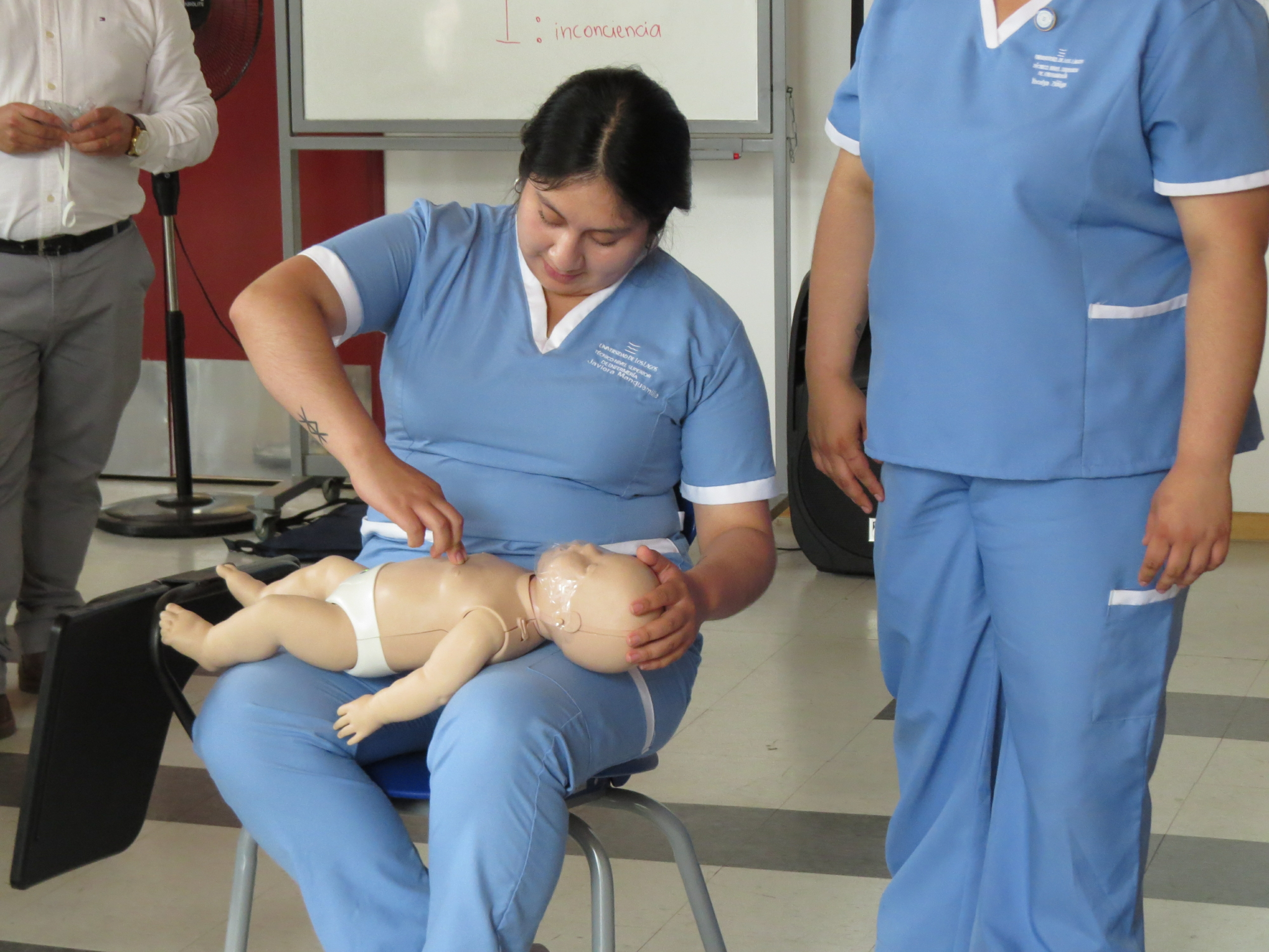 Taller de Primeros Auxilios vincula a la ULagos con familias cuidadoras del Programa FAE Castro