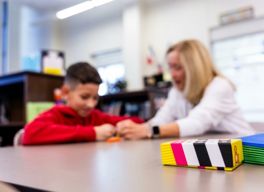 Investigación impulsa el razonamiento estadístico temprano en niñas y niños de 8 a 9 años