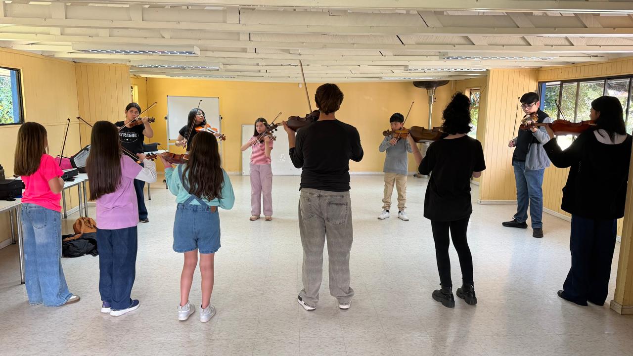 De Ravel a Brahms: Jóvenes violinistas cerrarán campamento con concierto este viernes en ULagos