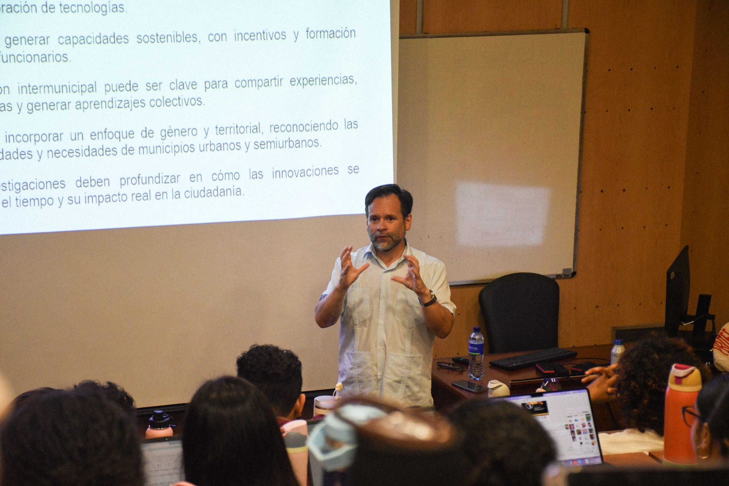 Visita académica proyecta alianza entre Chile y Colombia