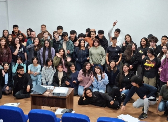 Carrera de Arquitectura dio la bienvenida a su nuevo estudiantado