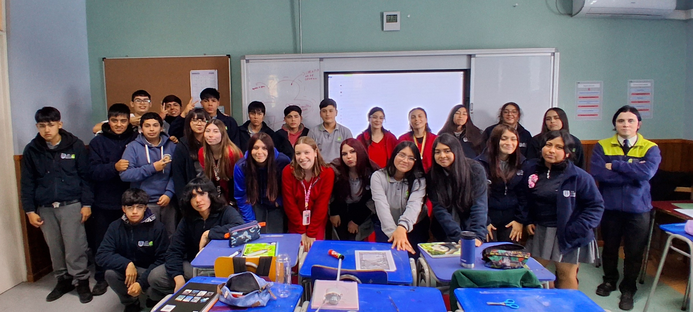 Estudiantes de Obstetricia y Puericultura realizan educación sexual en colegio rural