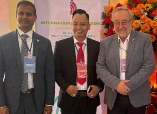 Investigador  ULagos inaugura conferencia internacional en Vietnam