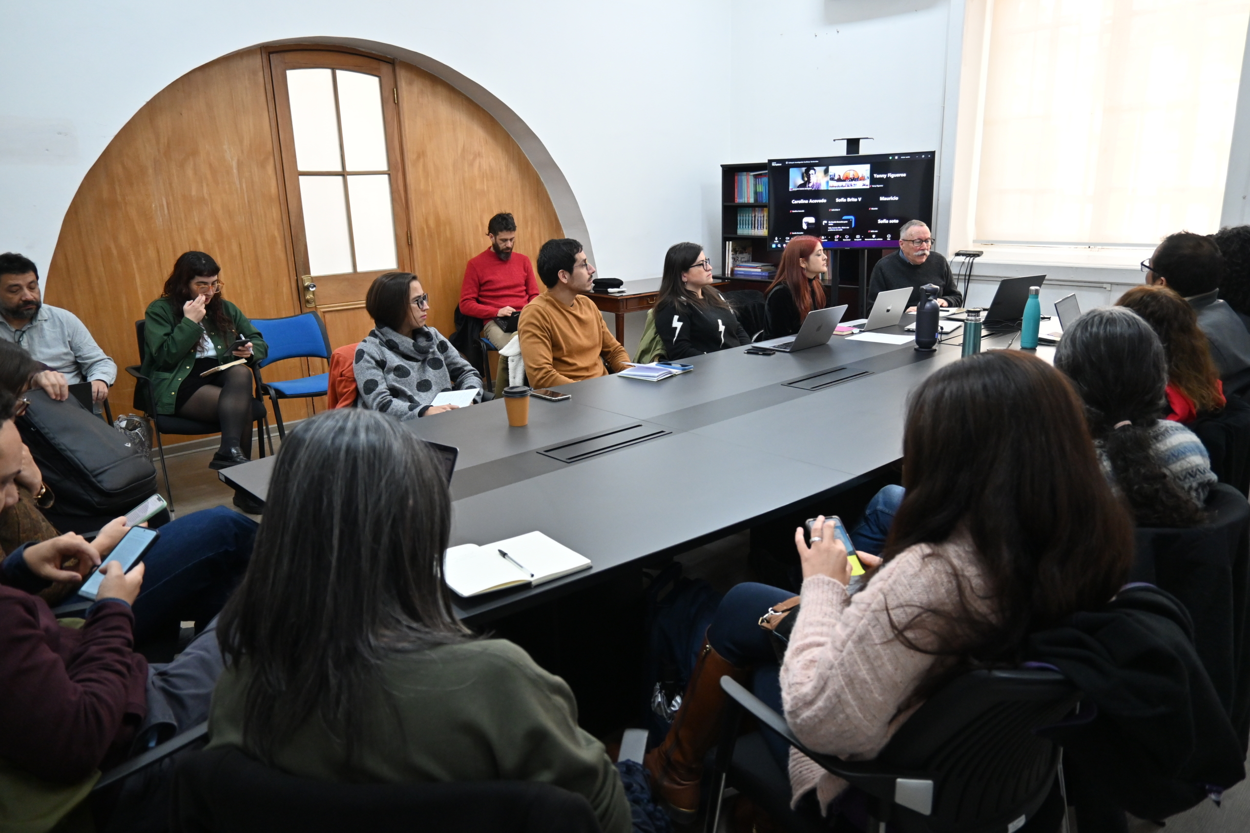 Coloquio abordó la institucionalización de la acción colectiva territorial en Chile