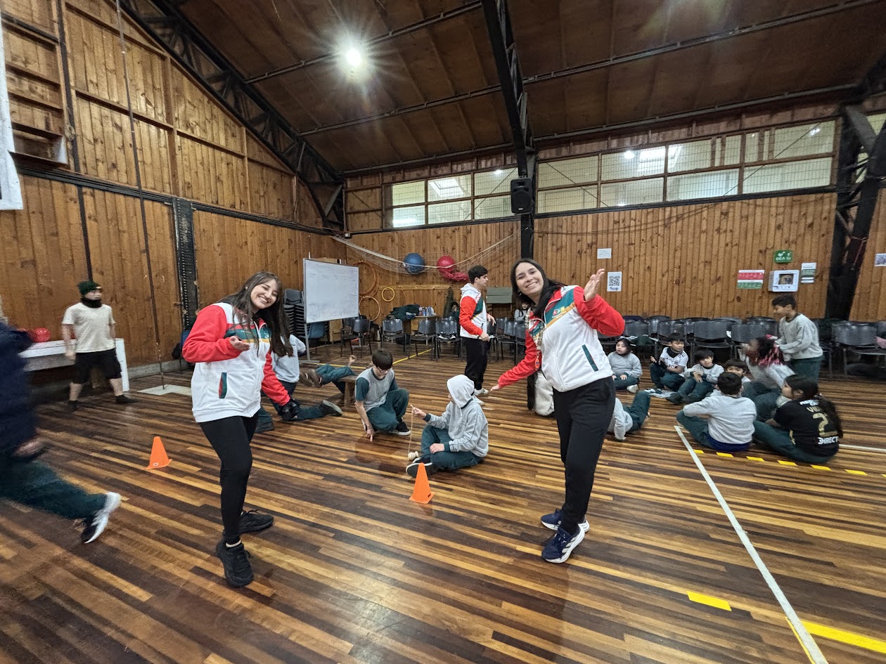 Más de cien escolares participaron de jornada de juegos tradiciones chilenos en la ULagos
