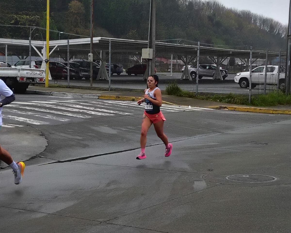 Mujeres ULagos destacaron en corrida Mes del Mar en Puerto Montt