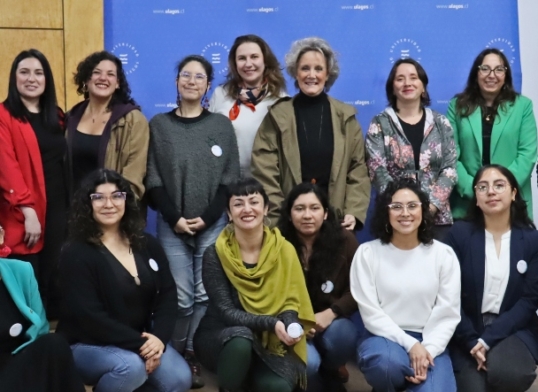 Mujeres y mar protagonizan las obras ganadoras de la segunda versión del concurso de microcuentos