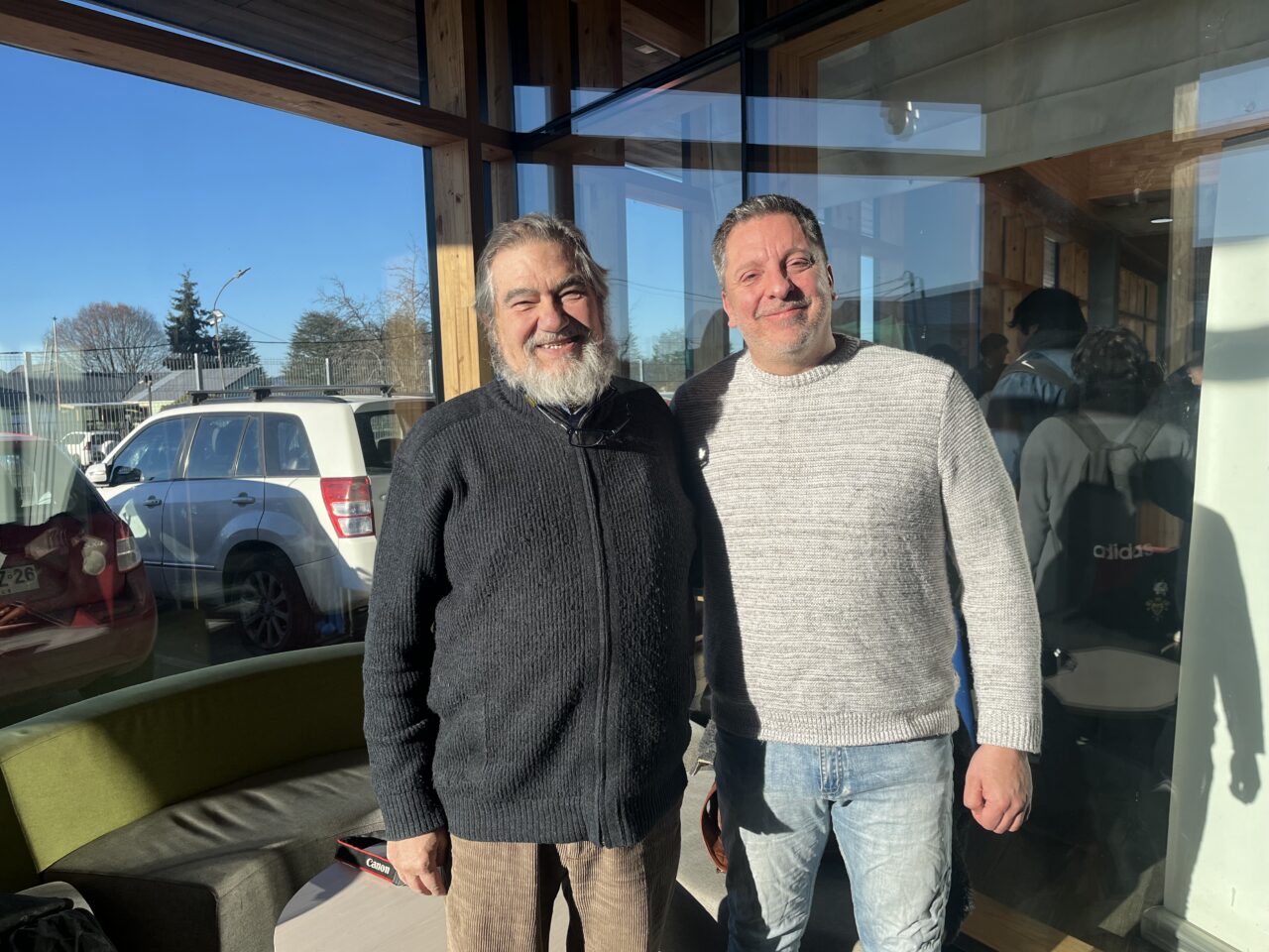 “La universidad debe ser la conciencia crítica de la sociedad”: experto abordó desafíos de la IA en Chiloé