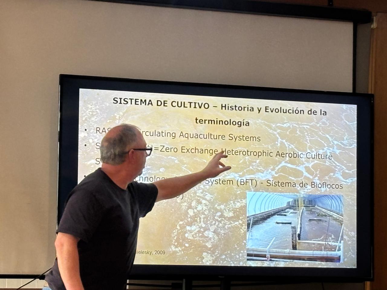 Investigador brasileño expuso sobre el desarrollo y estado actual del cultivo de camarón  en sistemas Biofloc