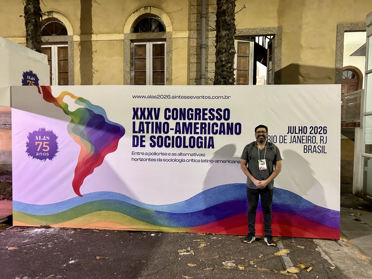 Académico del CEDER ULagos presenta investigaciones sobre conflictos costeros y bienes comunes en congreso ALAS 2026 en Brasil