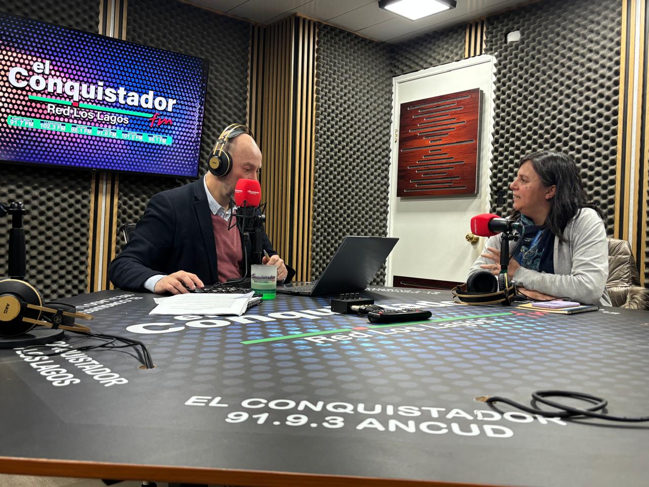 Directora docente de Psicología conversa sobre niños niñas y adolescentes como sujetos de derechos en radio El Conquistador F.M.