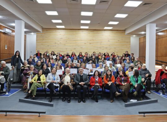 Centro Diurno Referencial realizó primera ceremonia donde egresaron 29 personas mayores