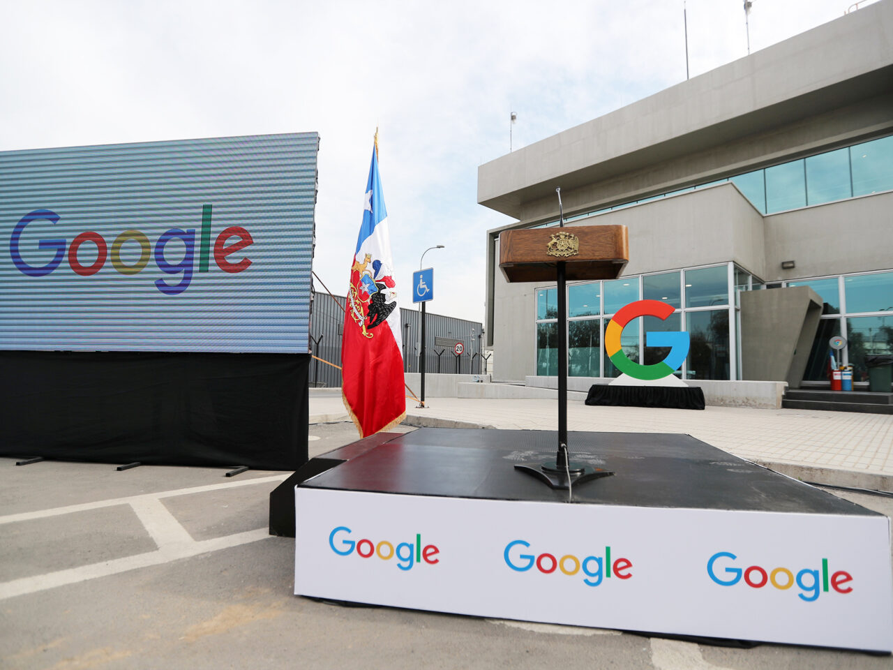 Proyecto chileno-argentino investigará impactos de los data centers en el Cono Sur